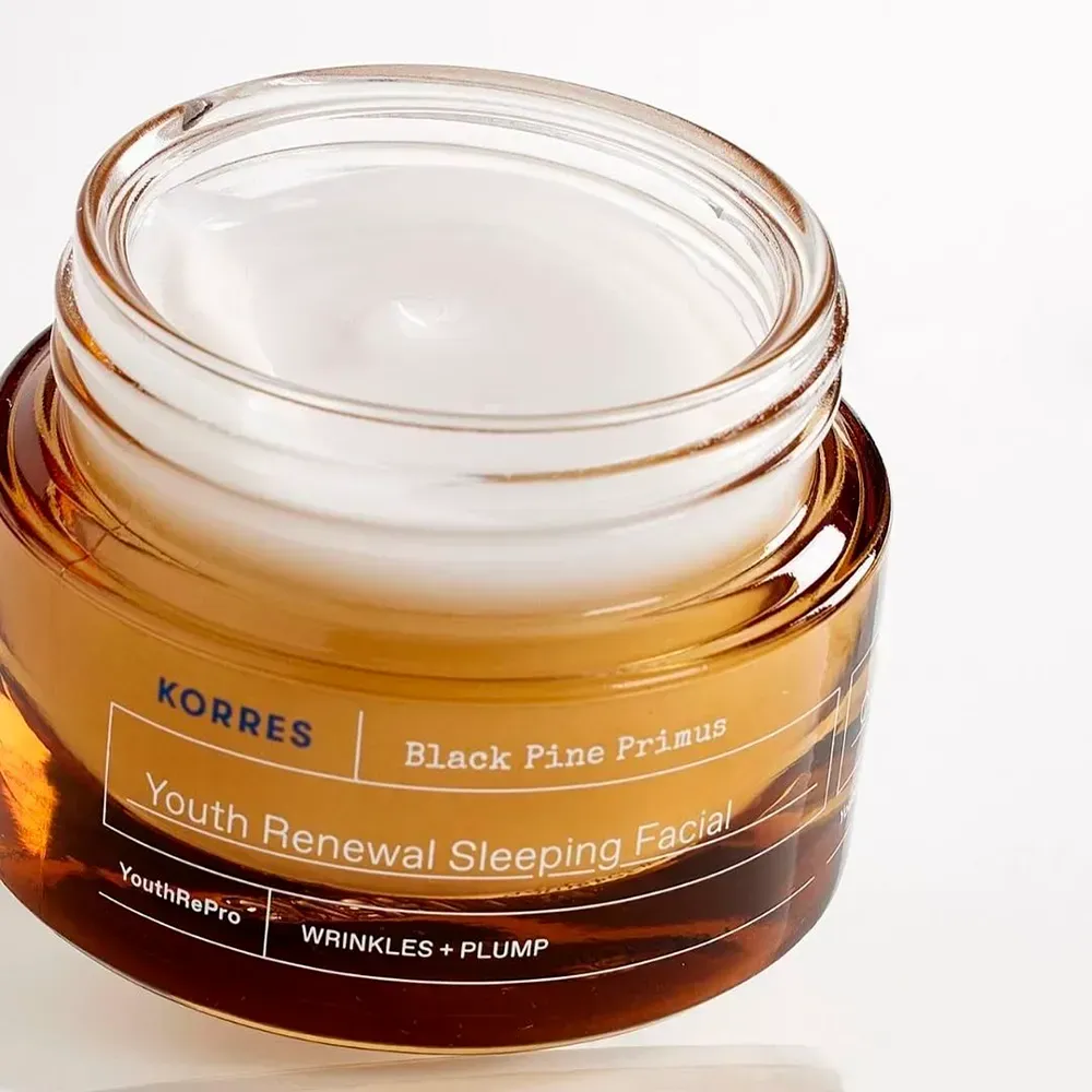 Creme Black Pine Primus Youth Renewal Sleeping Facial aberto